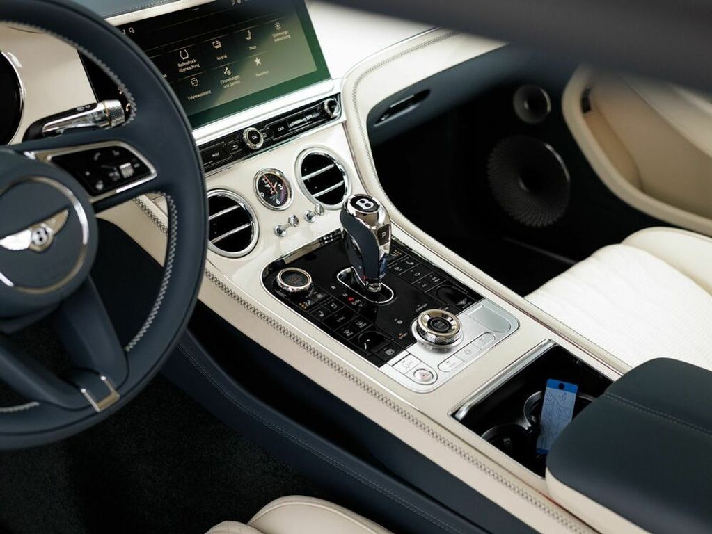 Bentley Continental 2025