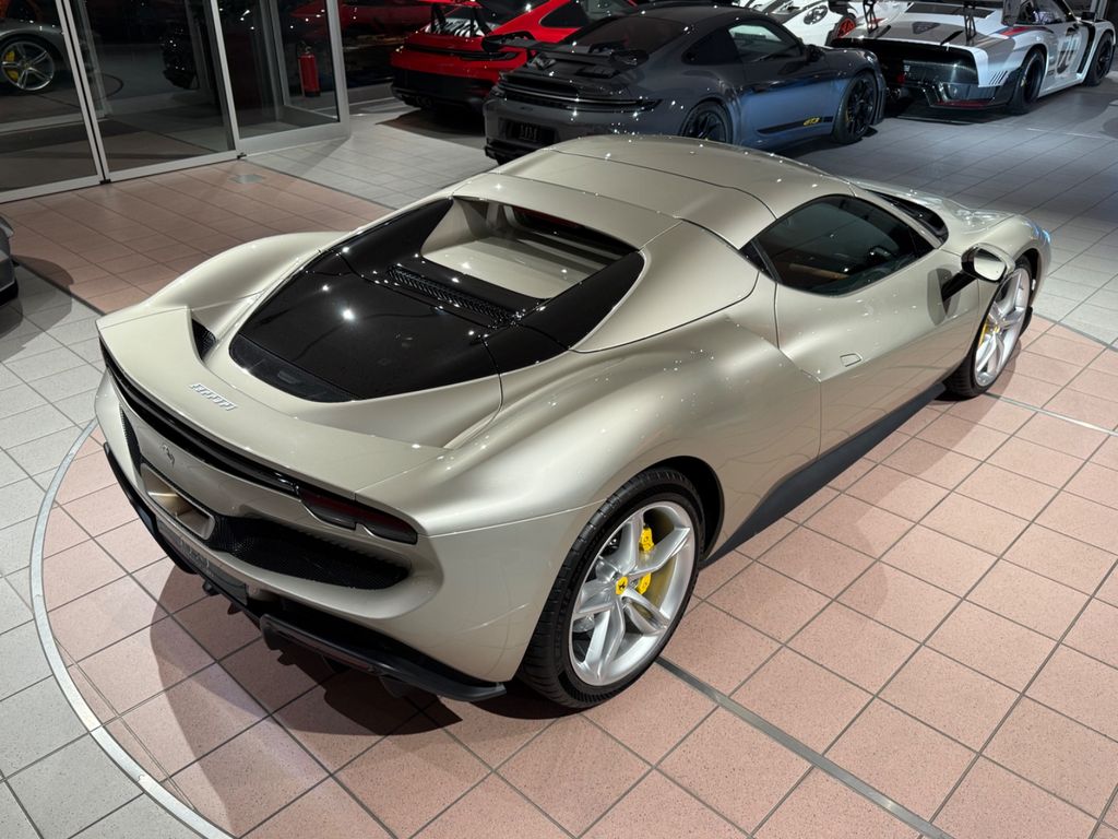 Ferrari 296 GTS 2024