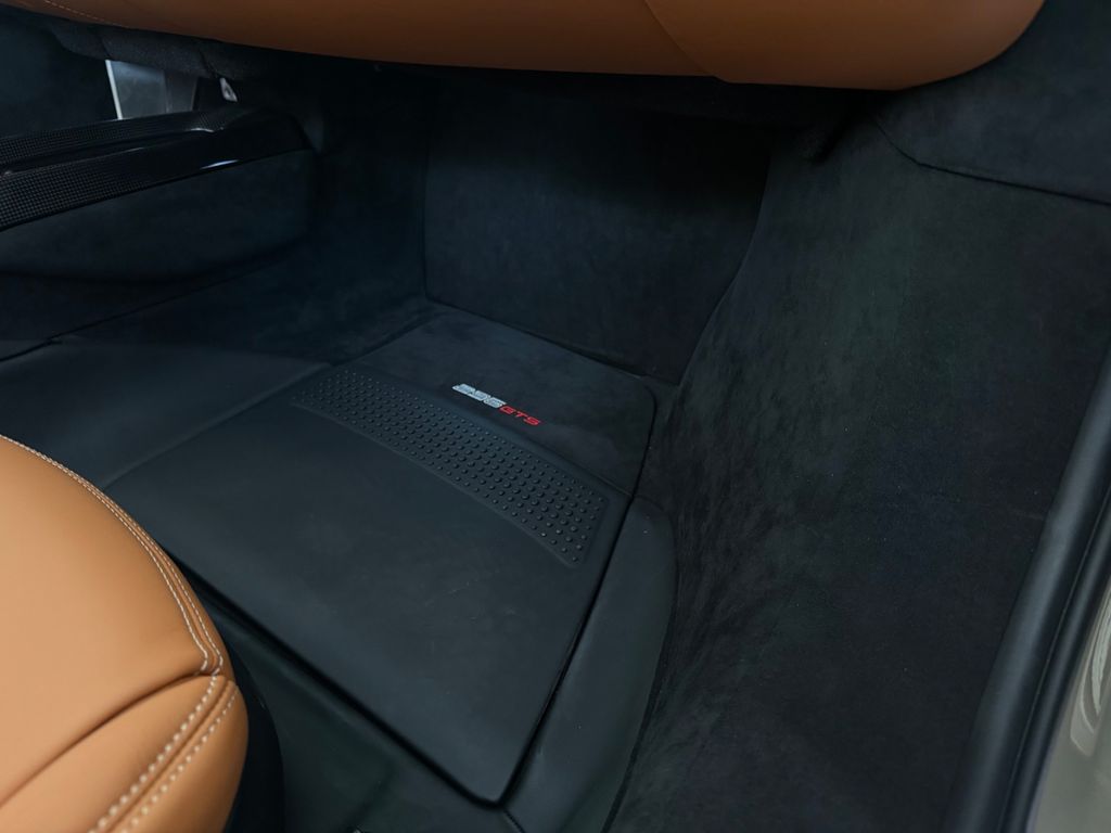 Ferrari 296 GTS 2024