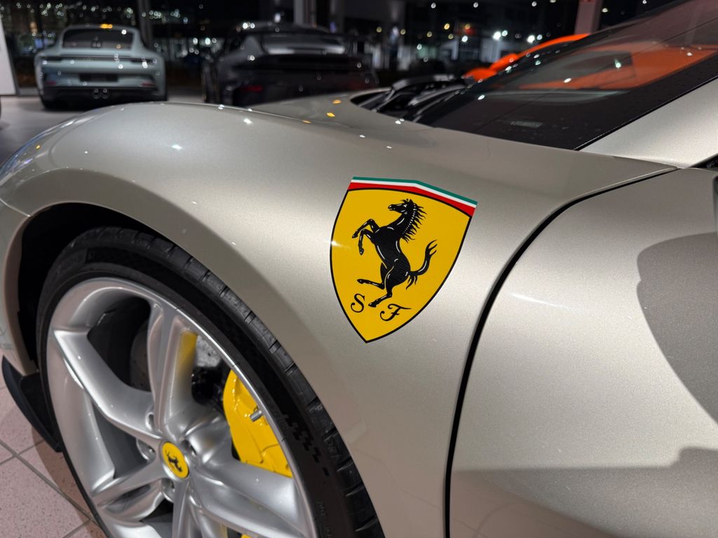 Ferrari 296 GTS 2024