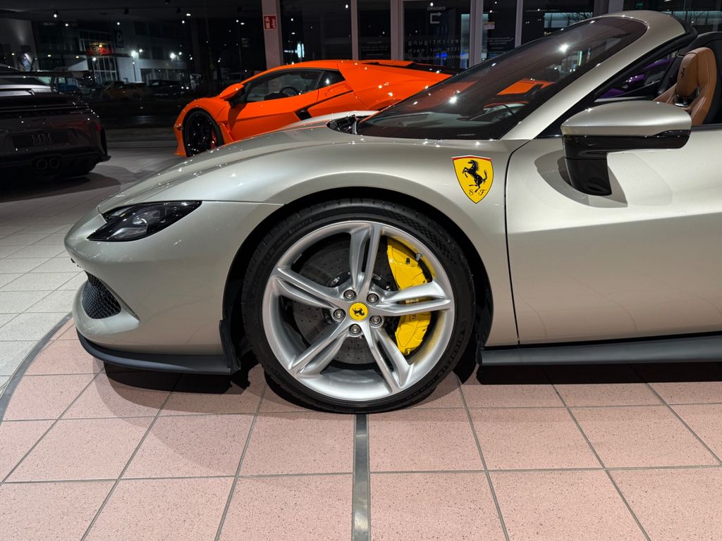 Ferrari 296 GTS 2024