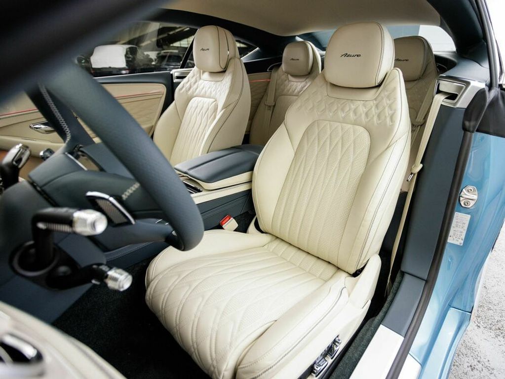 Bentley Continental 2025