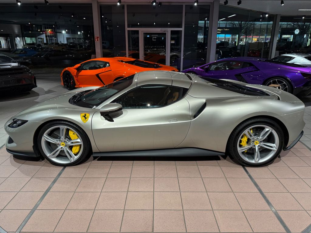 Ferrari 296 GTS 2024