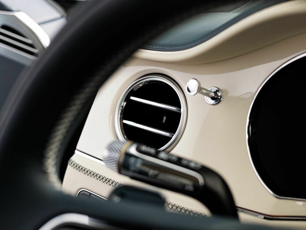 Bentley Continental 2025