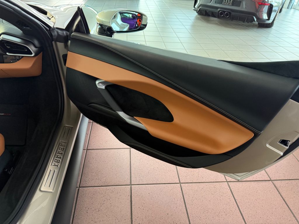 Ferrari 296 GTS 2024