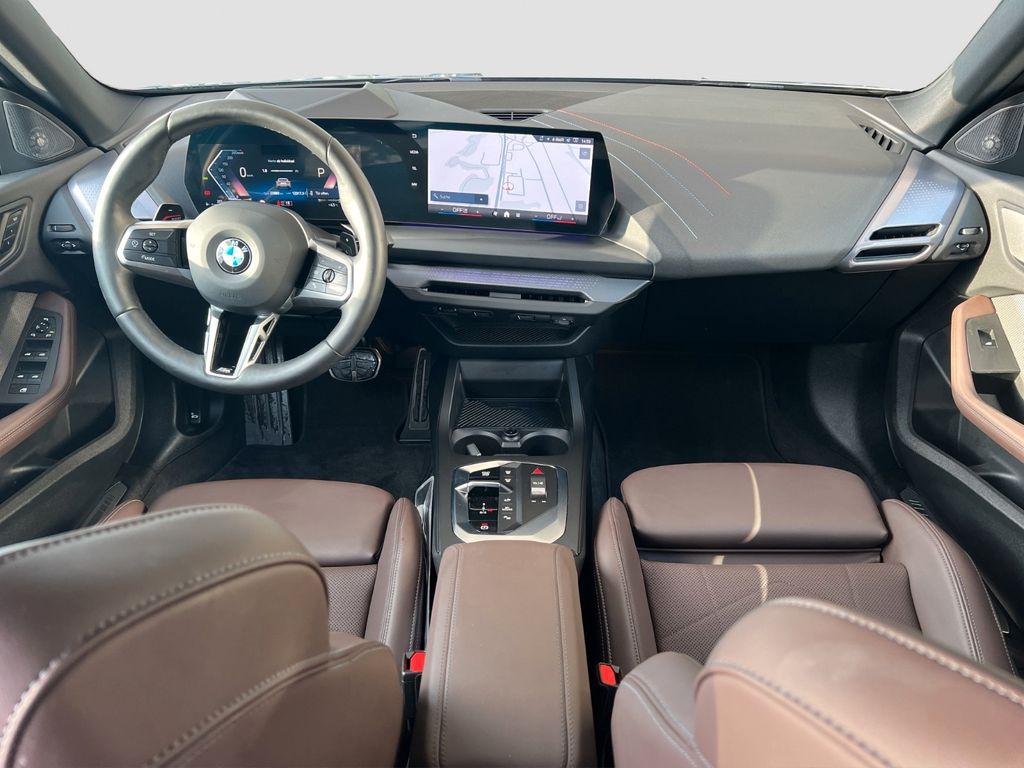 BMW 220 2025