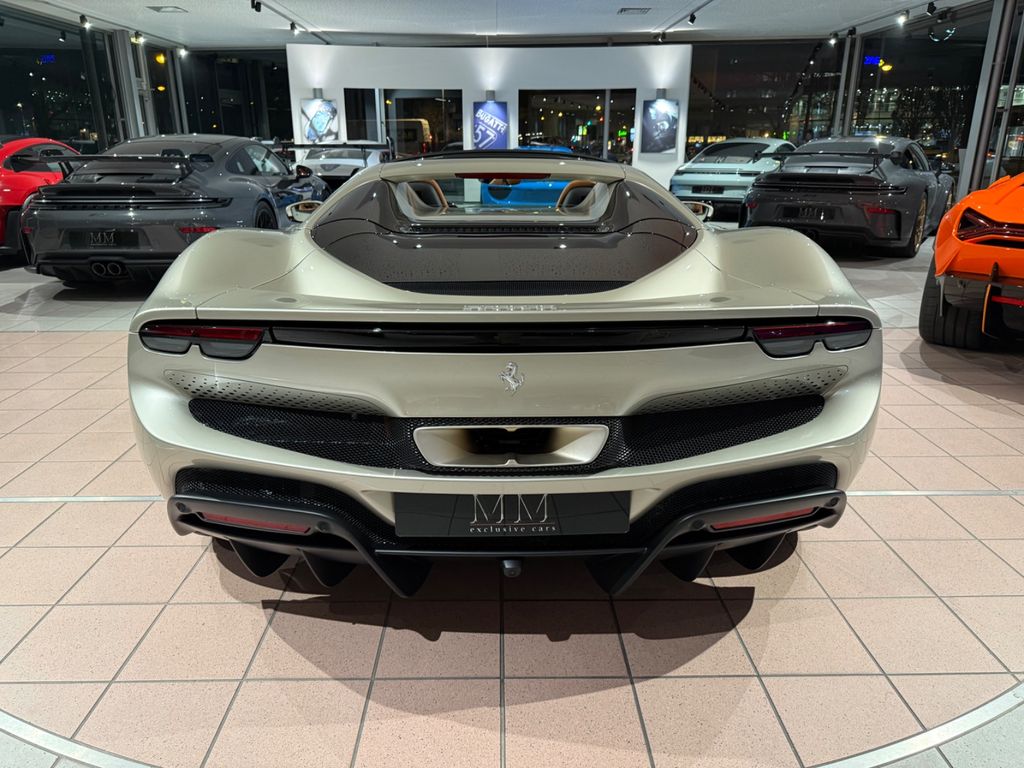 Ferrari 296 GTS 2024