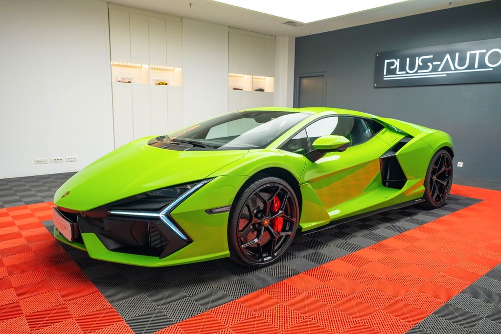 Lamborghini Revuelto