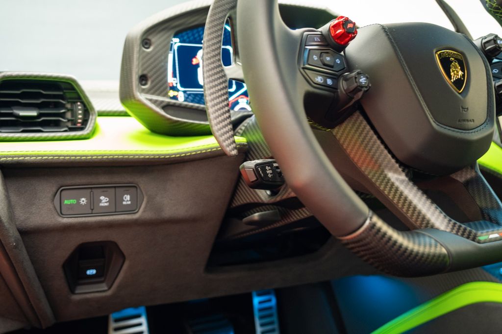 Lamborghini Revuelto