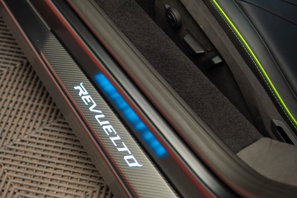 Lamborghini Revuelto