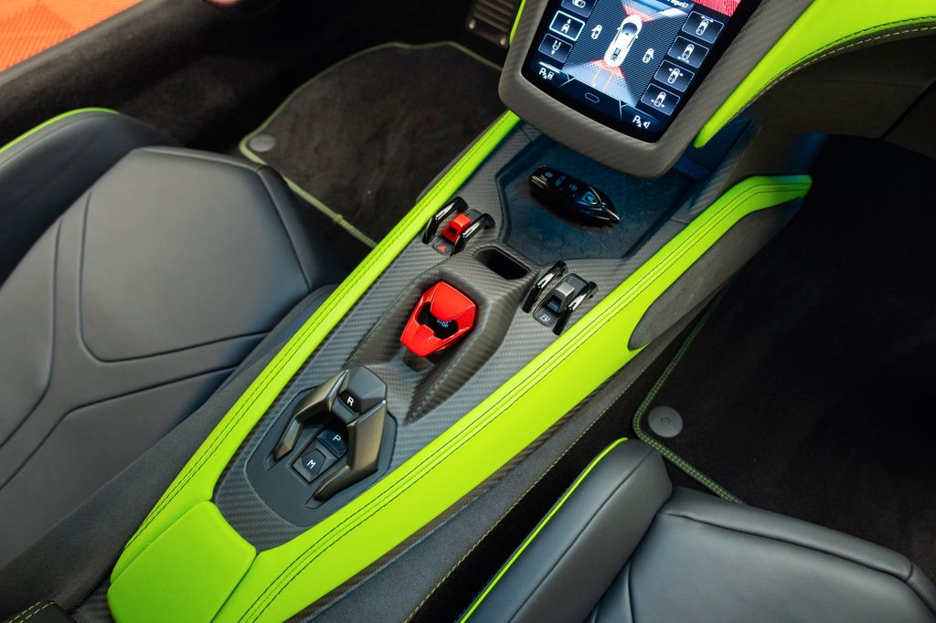 Lamborghini Revuelto