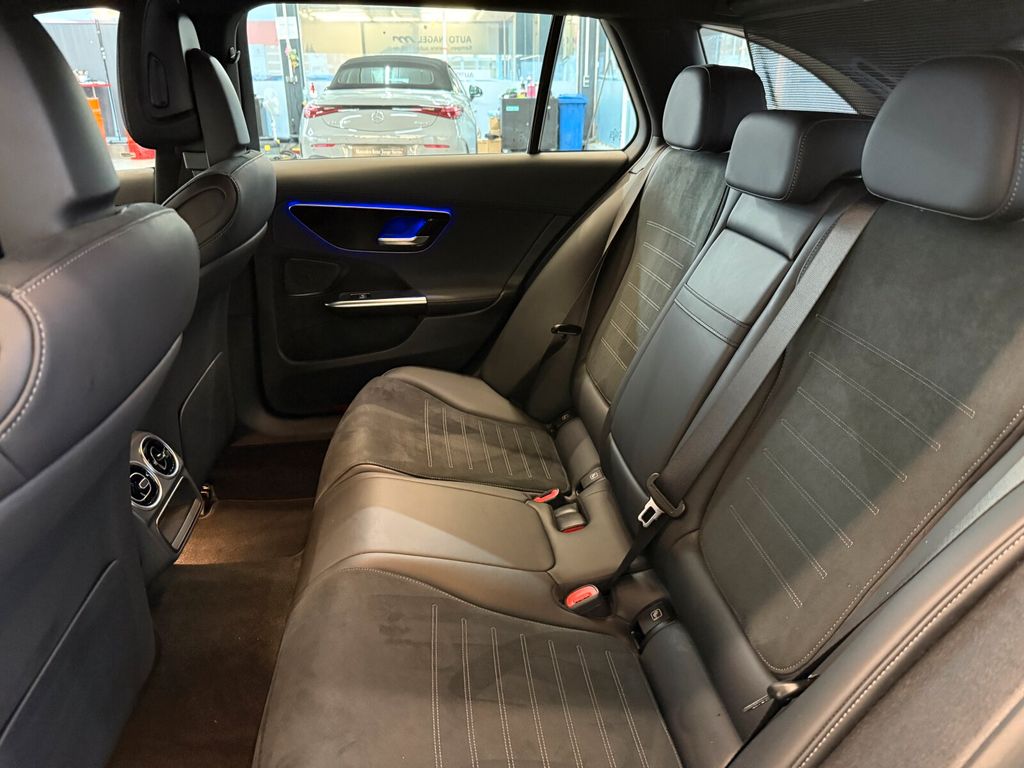 Mercedes-Benz C 300 2025