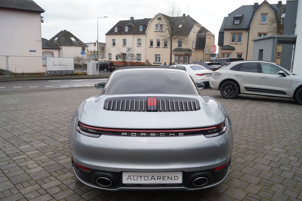 Porsche 992 2021