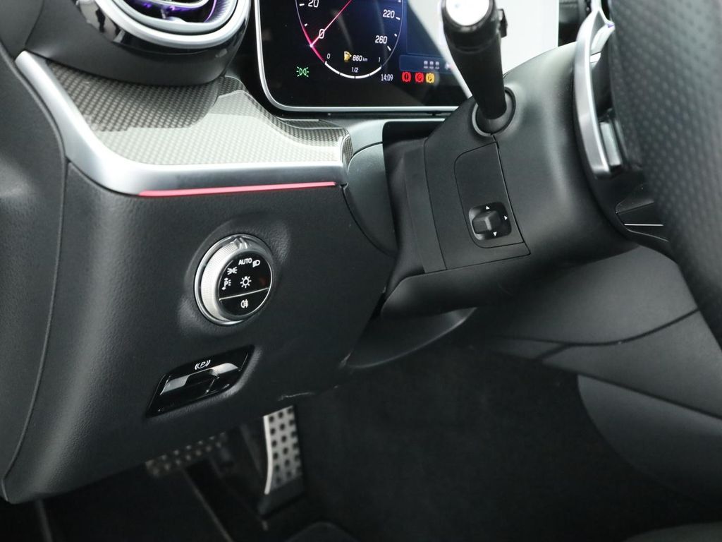 Mercedes-Benz C 300 2025