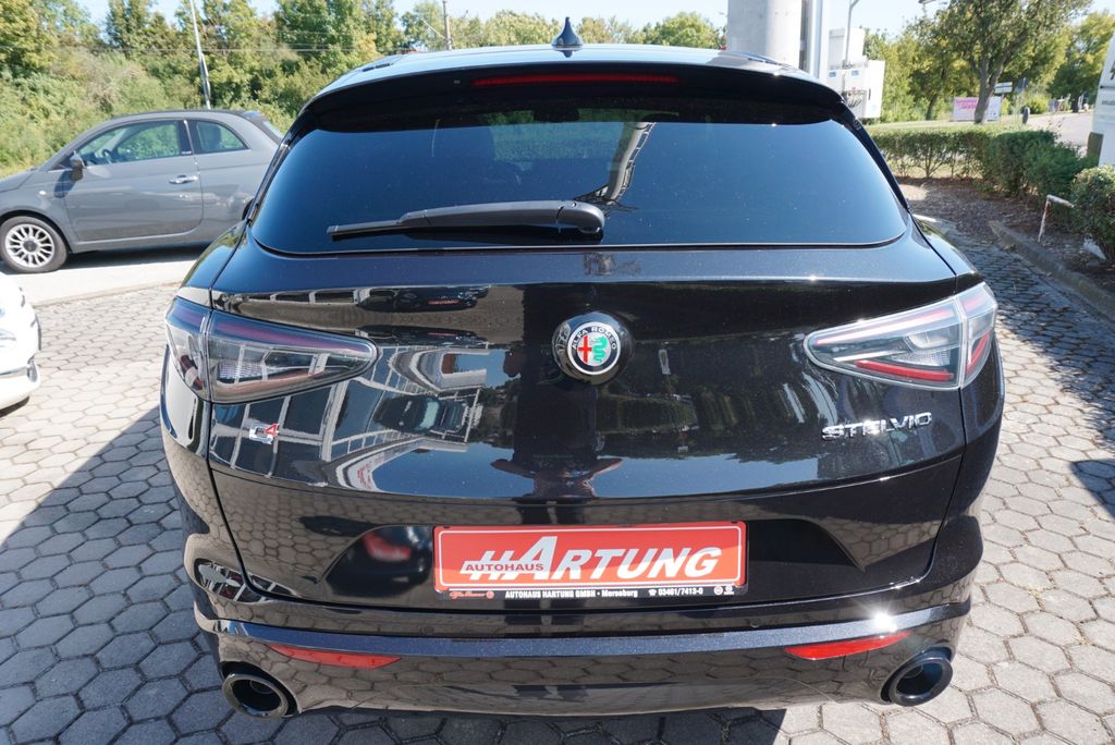 Alfa Romeo Stelvio 2025