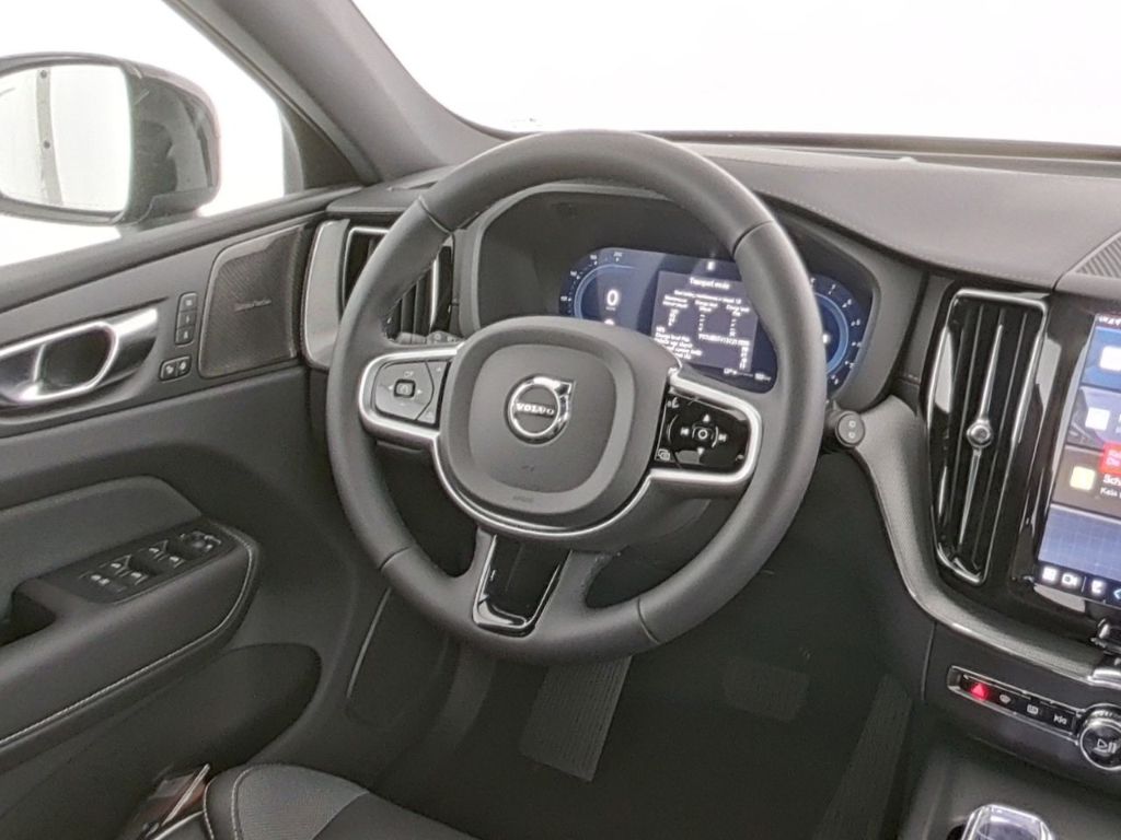 Volvo XC60 2025