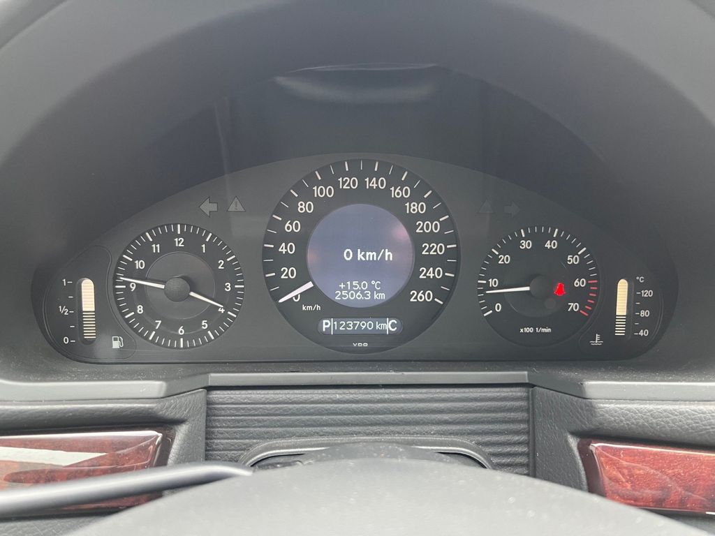 Mercedes-Benz E 240 2003
