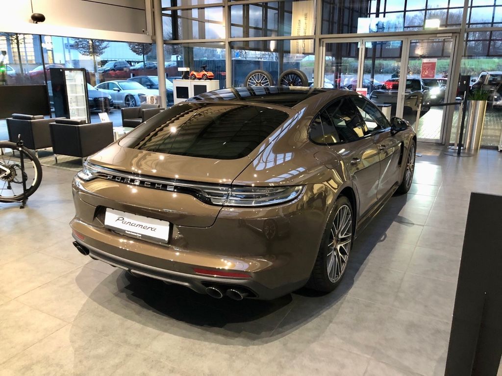 Porsche Panamera 2021
