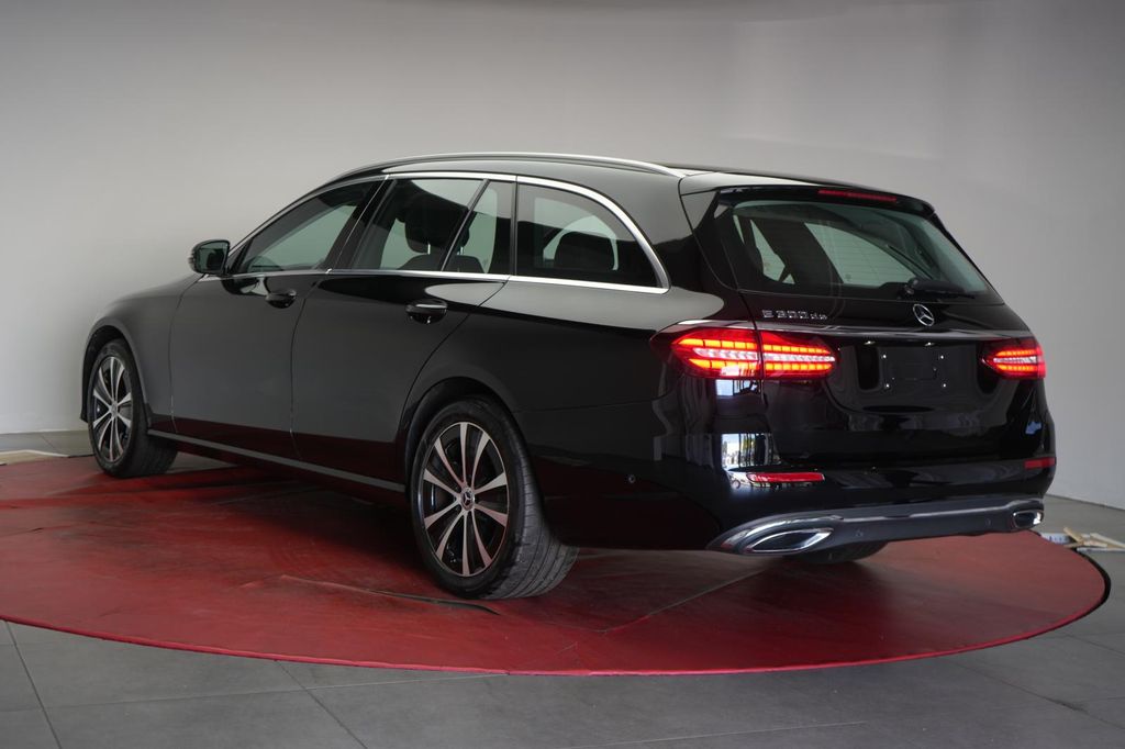 Mercedes-Benz E 300 2022