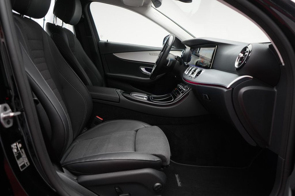 Mercedes-Benz E 300 2022