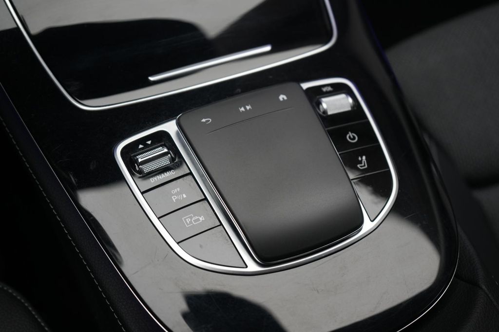 Mercedes-Benz E 300 2022