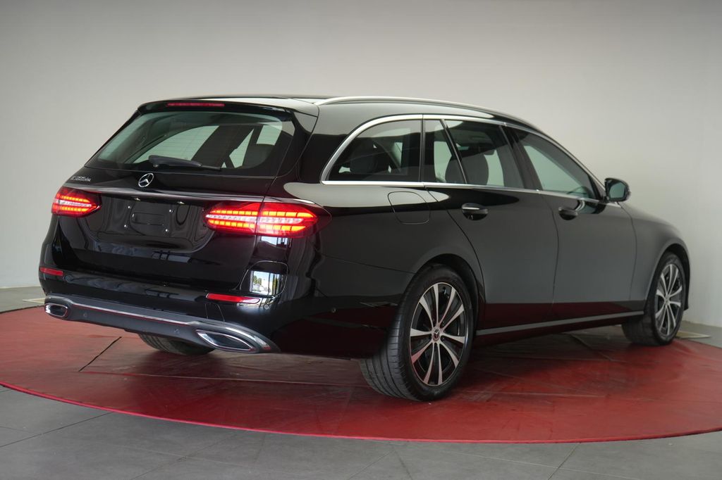 Mercedes-Benz E 300 2022