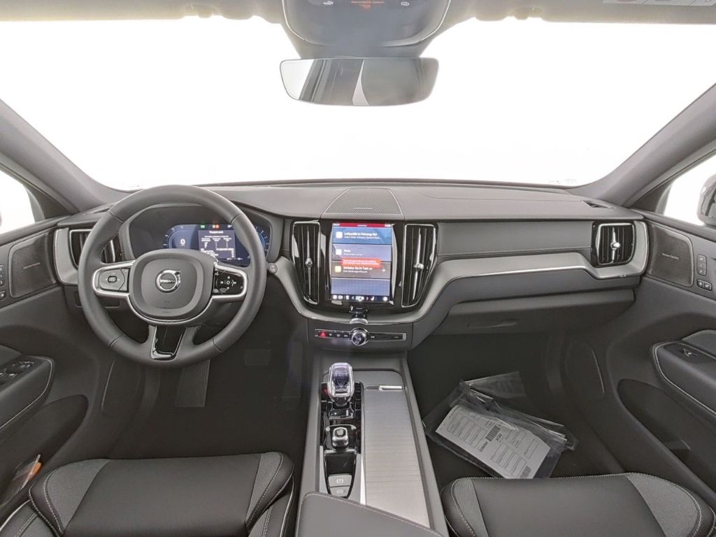 Volvo XC60 2025