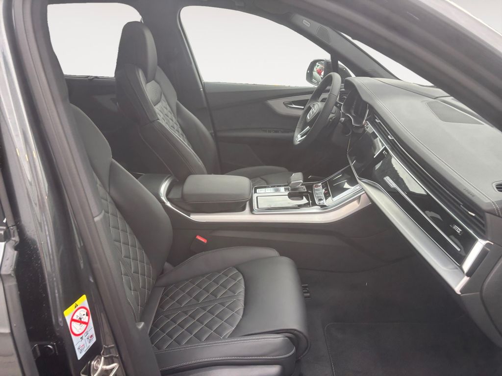 Audi SQ7 2025