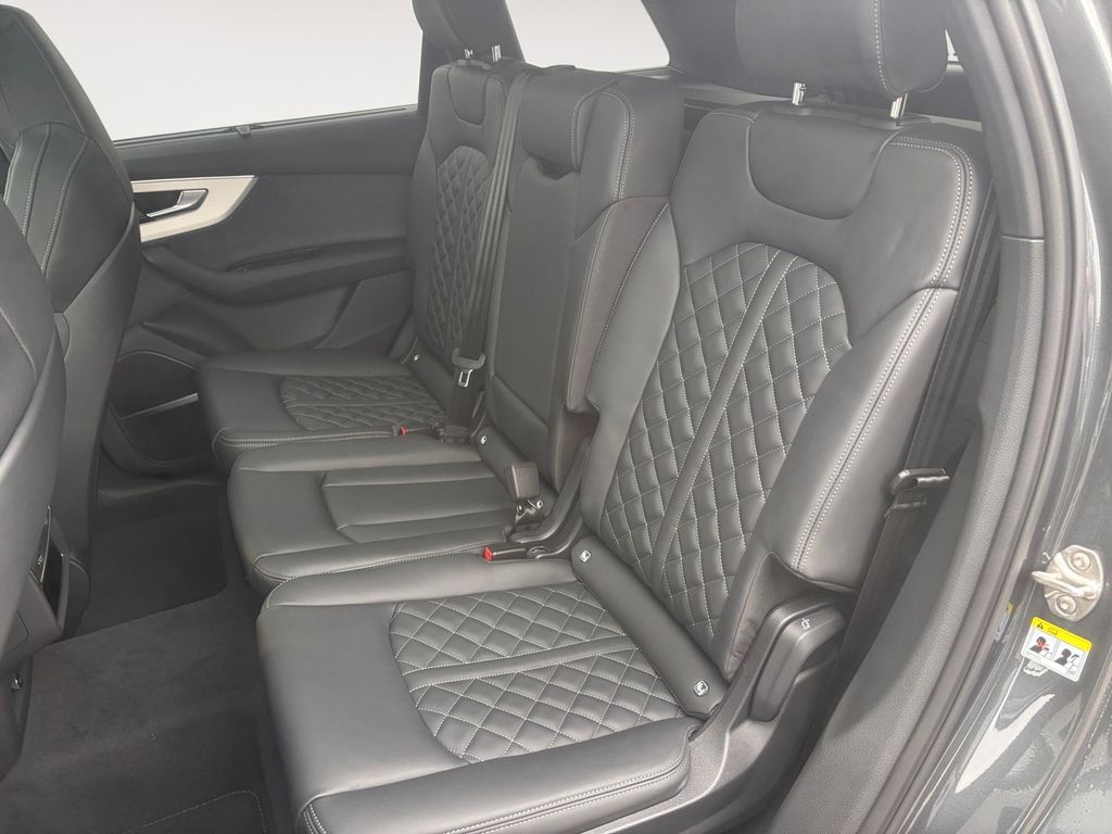 Audi SQ7 2025