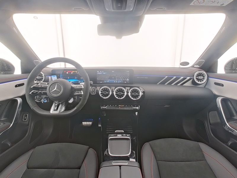 Mercedes-Benz CLA 35 AMG 2024