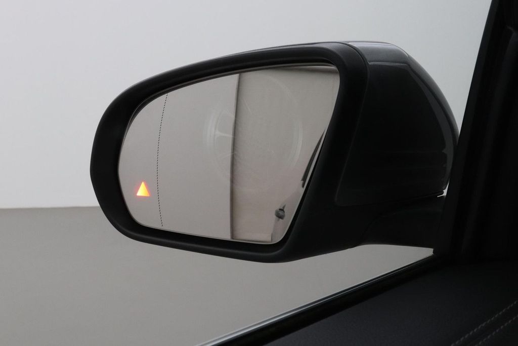 Mercedes-Benz EQB 2023