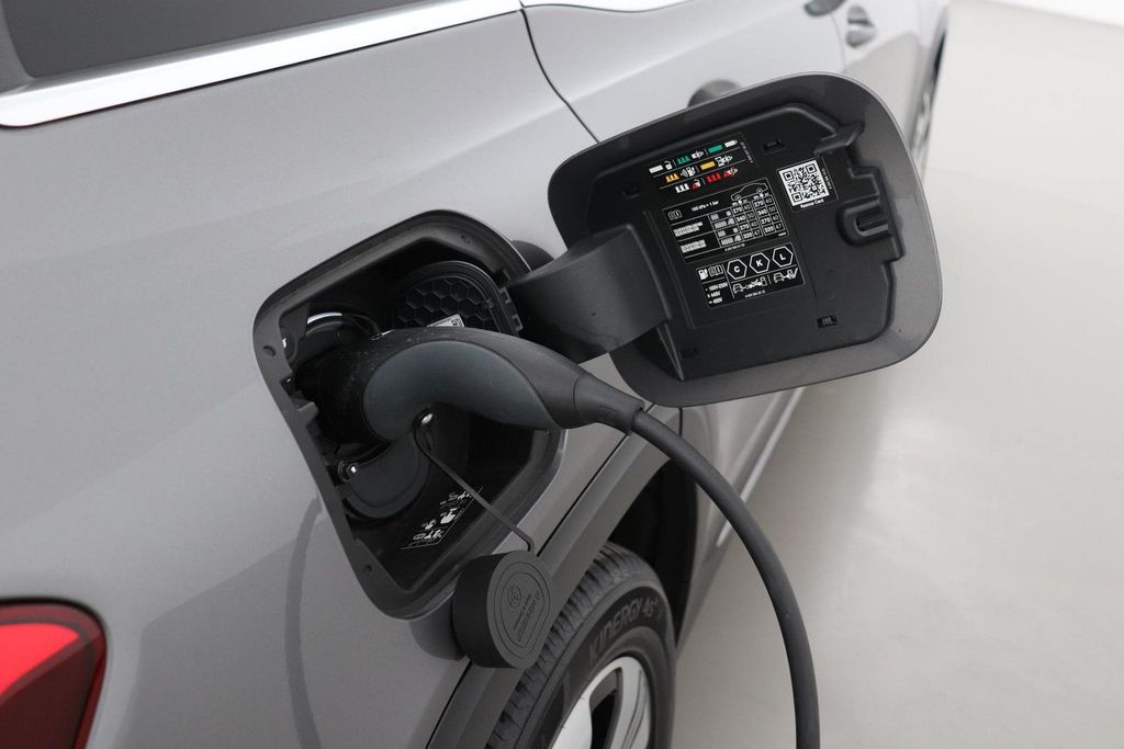 Mercedes-Benz EQB 2023