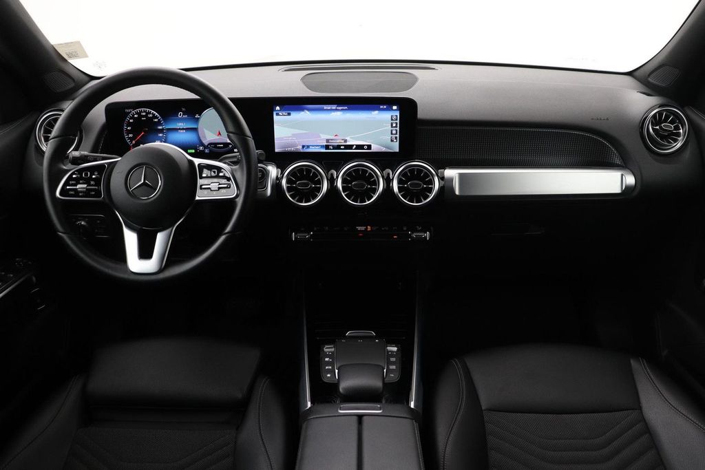 Mercedes-Benz EQB 2023