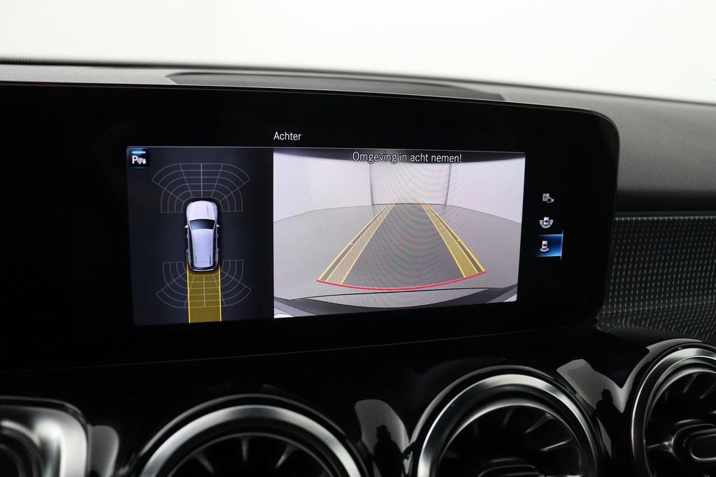 Mercedes-Benz EQB 2023