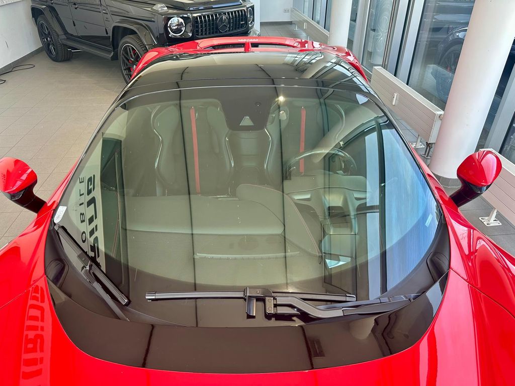 Ferrari SF90 2024