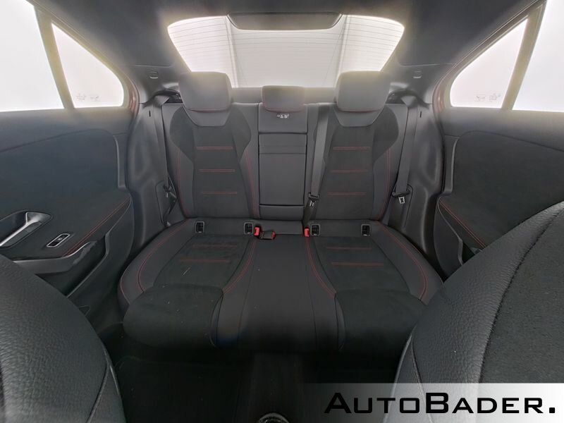 Mercedes-Benz A 220 2025