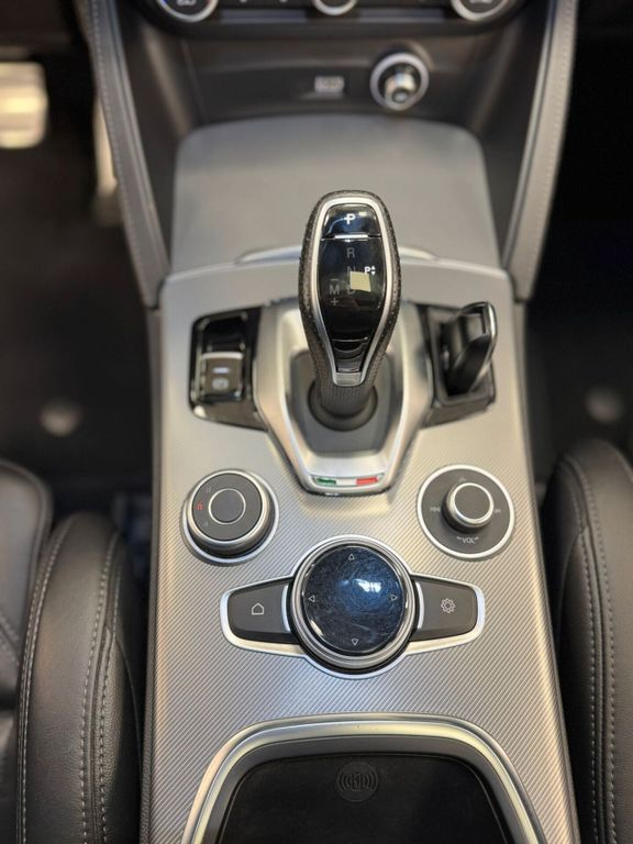 Alfa Romeo Stelvio 2022