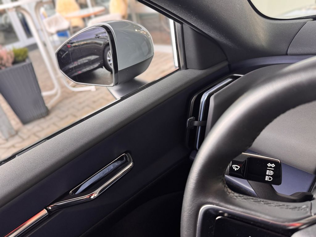 Volvo EX30 2024