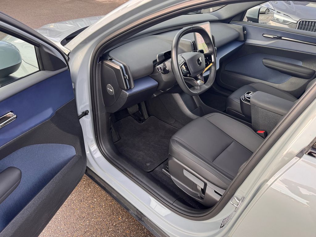 Volvo EX30 2024