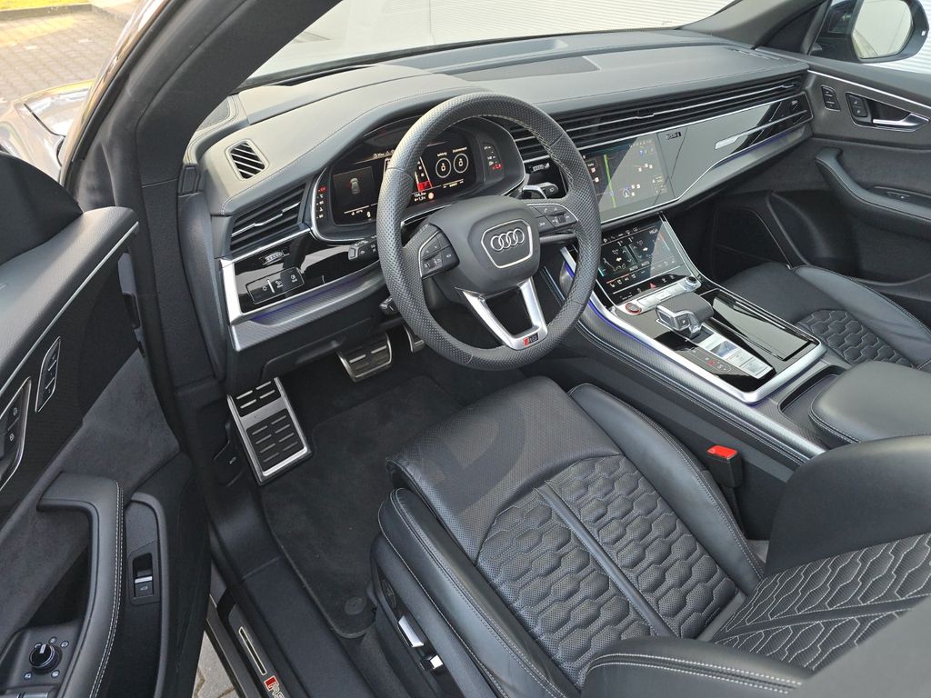Audi RSQ8 2024