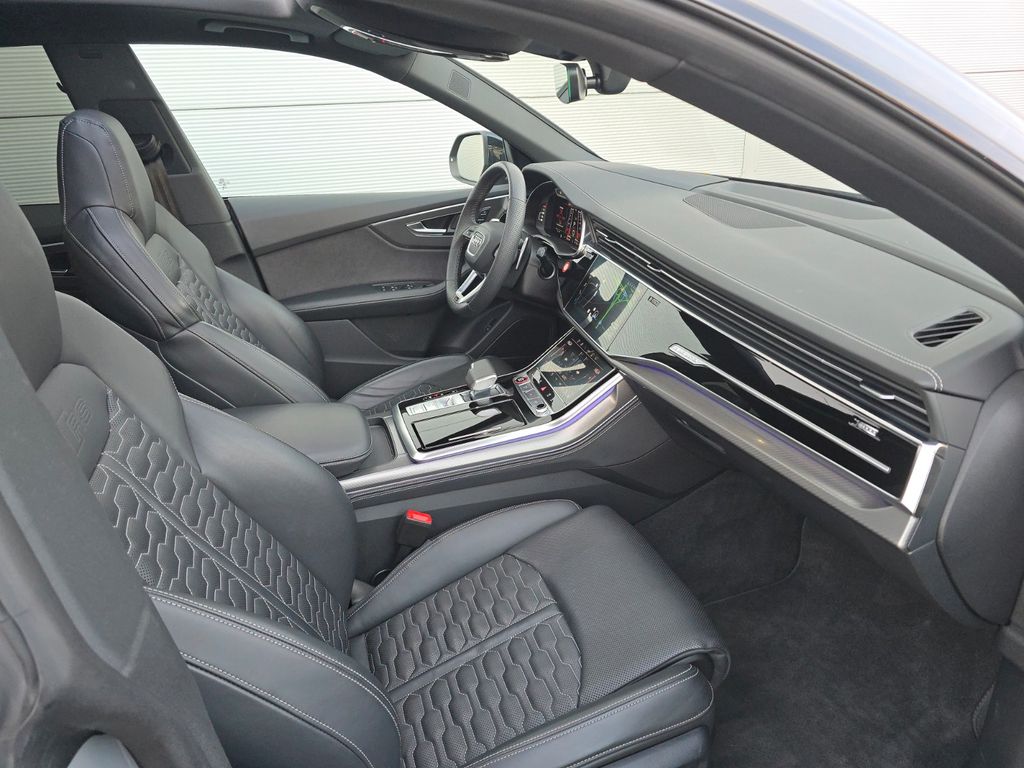Audi RSQ8 2024