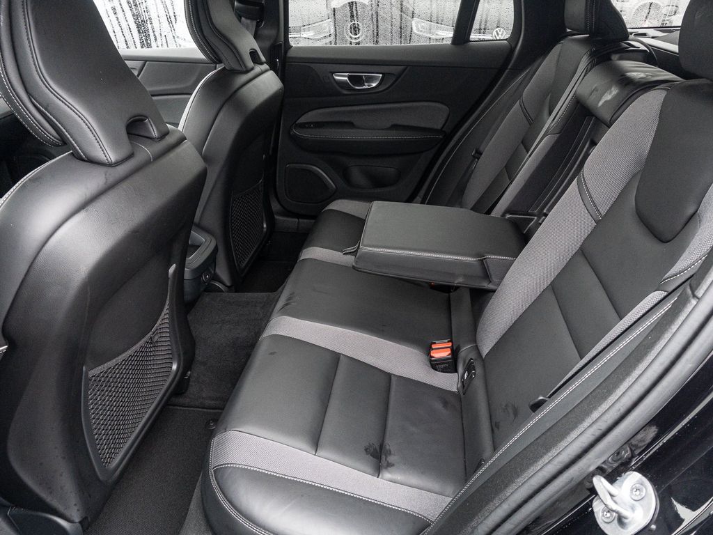 Volvo V60 Cross Country 2024