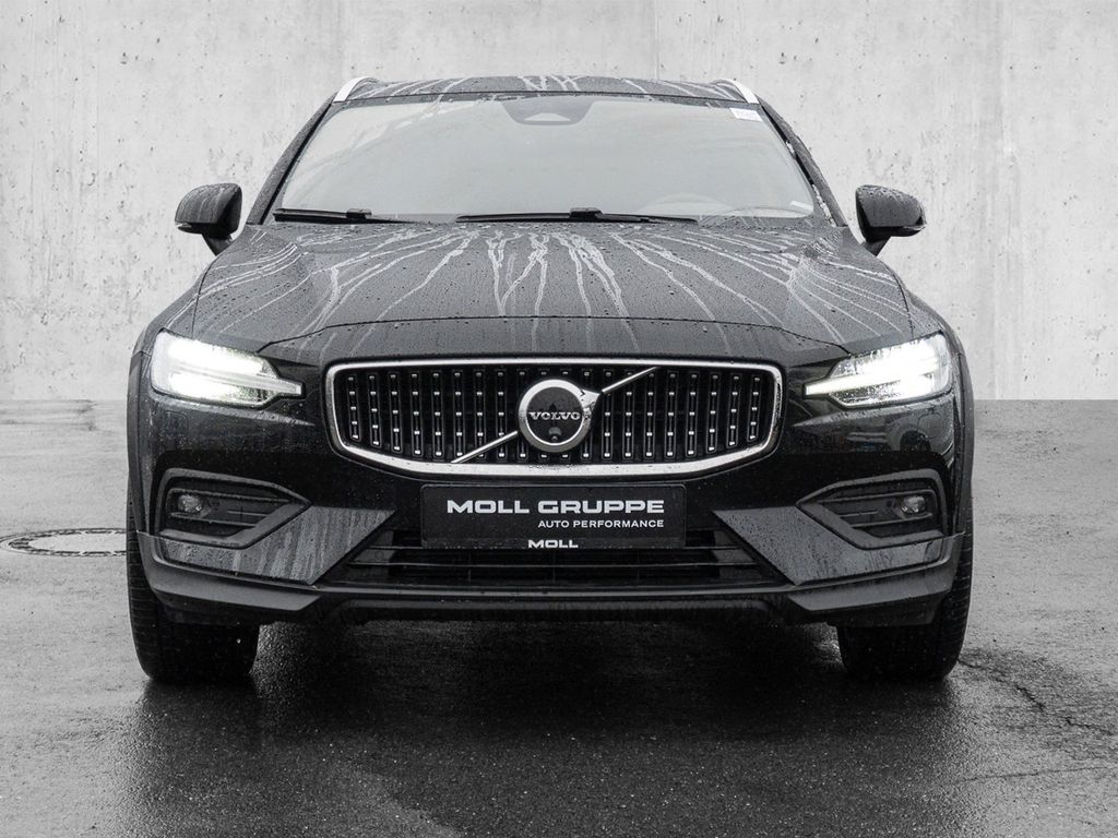 Volvo V60 Cross Country 2024