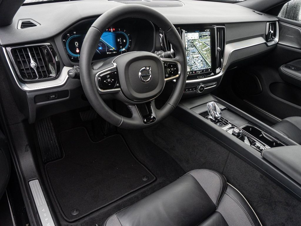 Volvo V60 Cross Country 2024