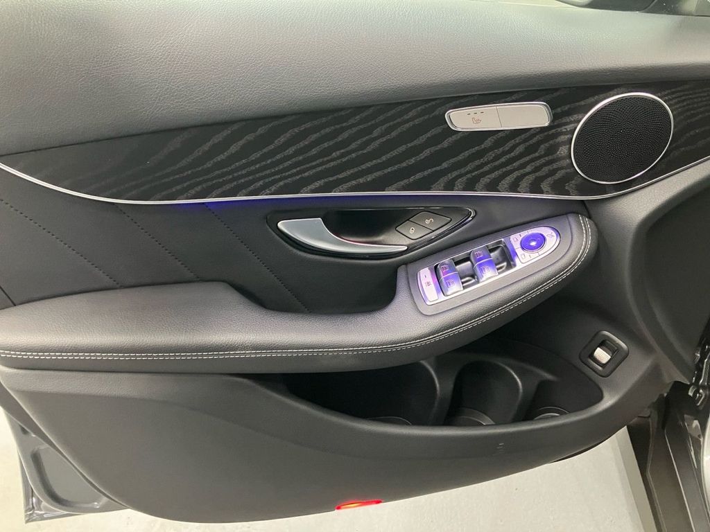 Mercedes-Benz GLC 300 2021