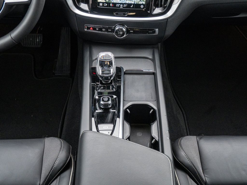 Volvo V60 Cross Country 2024