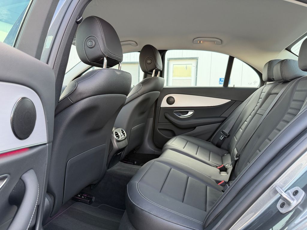 Mercedes-Benz E 300 2022