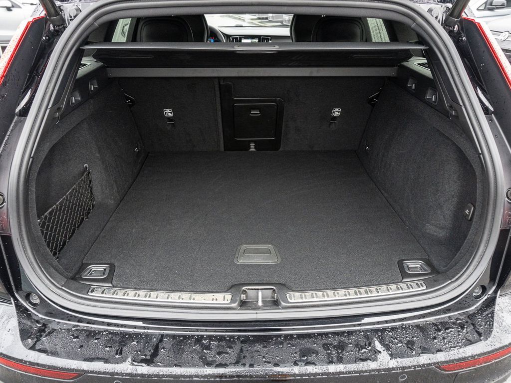 Volvo V60 Cross Country 2024