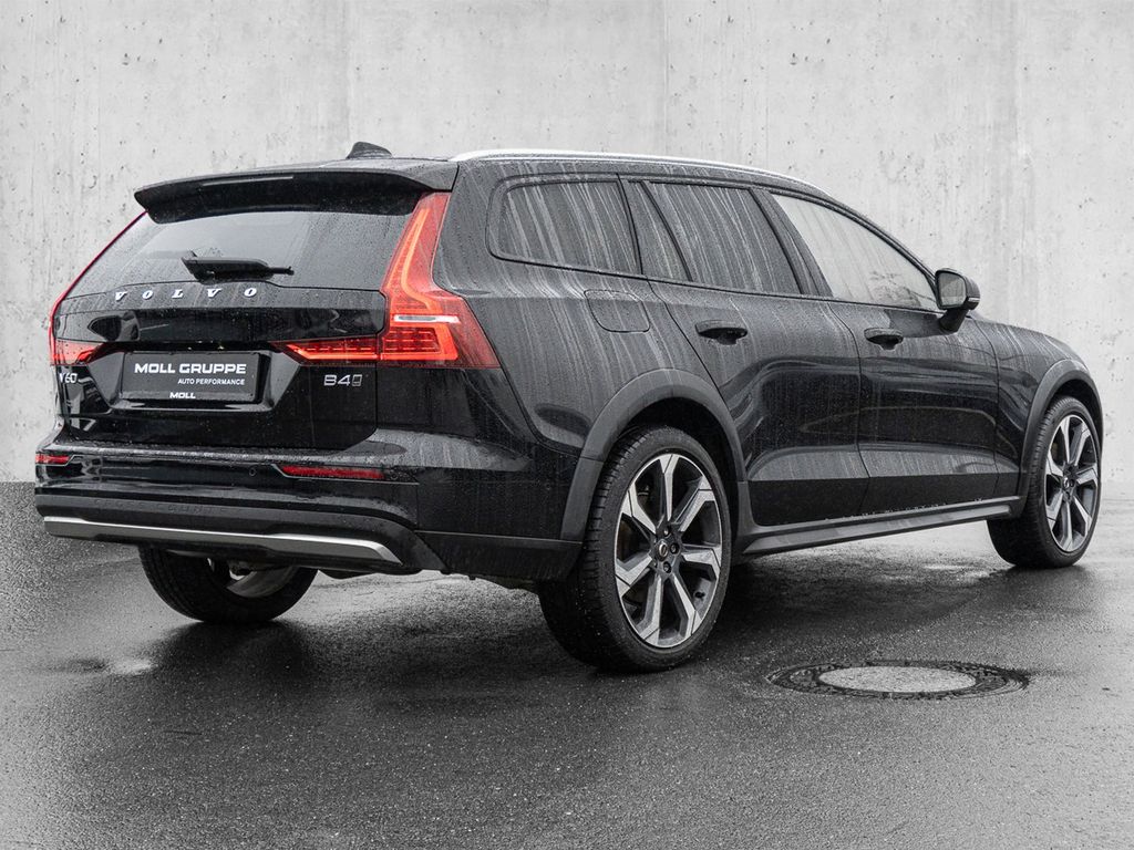 Volvo V60 Cross Country 2024