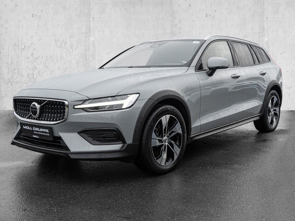 Volvo V60 Cross Country 2023